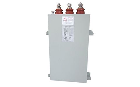 電容器在直流穩(wěn)態(tài)電路中可有電流通過？